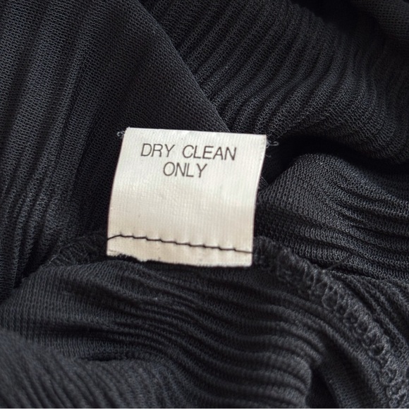 Kay Unger Ruffle Blouse 12 Perforated Black - Picture 8 of 9